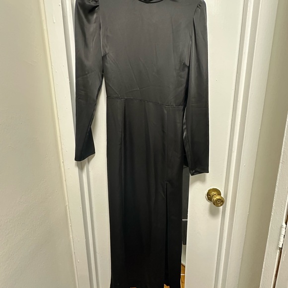 Aritzia Dresses & Skirts - Elegant Black Long Sleeve Dress